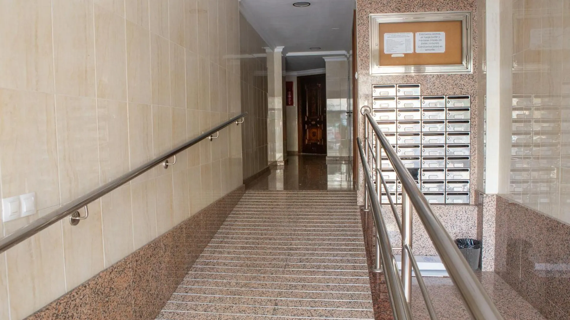 Apartmán Apartamiento Con Naranjas Màlaga